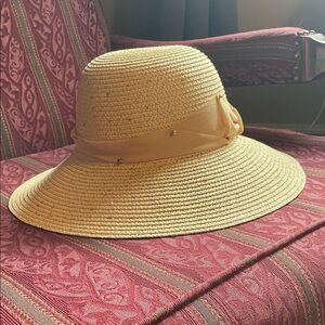 Women's Straw Sun Hat with Ribbon Accent